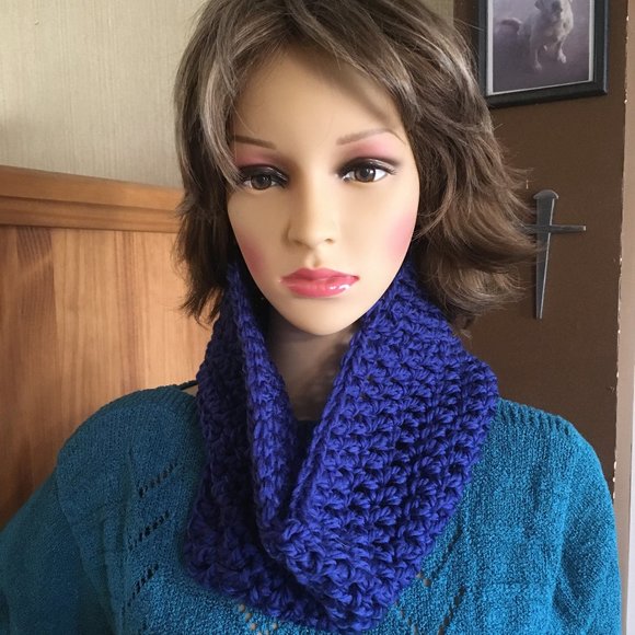 Chunky Neck Warmer, Hand Crochet - Picture 3 of 3